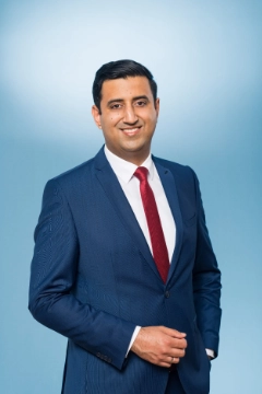 Dr. Waraich im Portrait